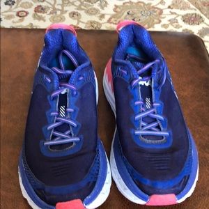 Hoka one one Bondi 5 tennis shoes